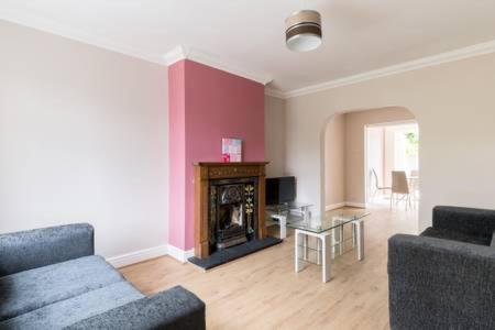 Solihull/Nec/Airport 3 Bedroom Semi-Detached House バーミンガム エクステリア 写真